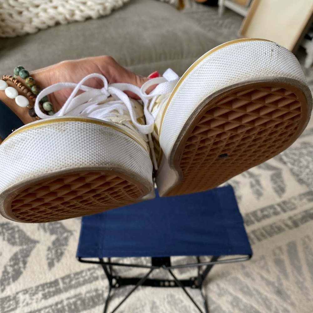 VANS - Picture 2 of 7